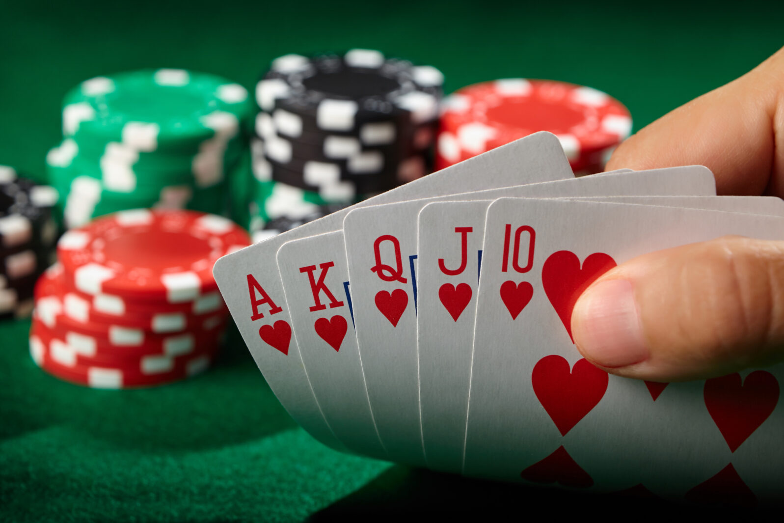 Hướng Dẫn Cơ Bản về Luật Chơi Poker và Xếp Hạng Hand Poker: